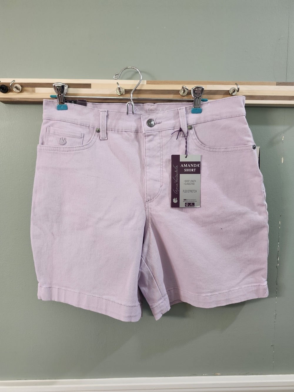 Gloria Vanderbilt Pastel Lilac Amanda Bermuda Shorts